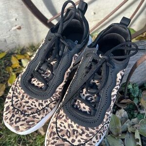 Cloud foam  Women's Leopard Print Sneakers - Black and Brown